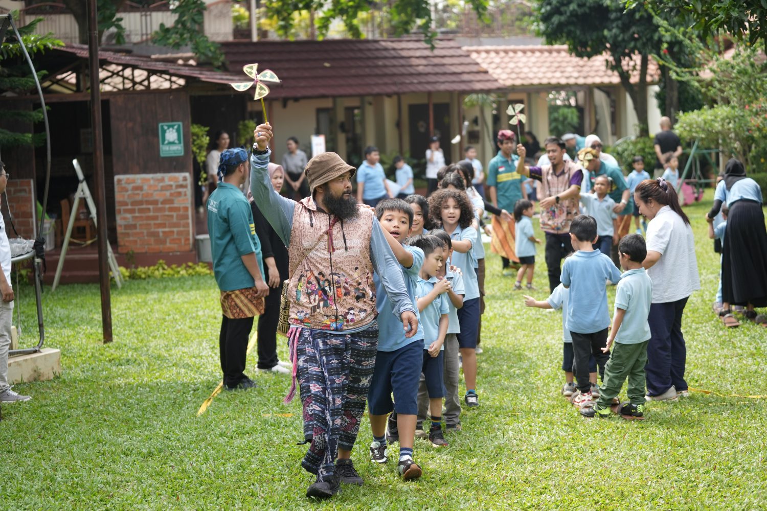 Trial Ko-Kurikuler “Bermain Bersama” : Jakarta Montessori School